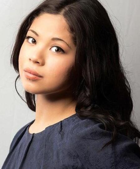 Eva Noblezada