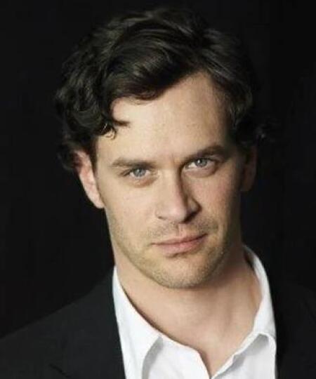 Tom Everett Scott